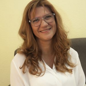 Dra. Esther Costa Doctora Costa, especializada en hipnosis médica
